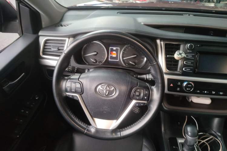 Used Toyota Highlander 2018 2.0T Four-Wheel Drive Luxury Edition 7 Seats China V Emission Standard