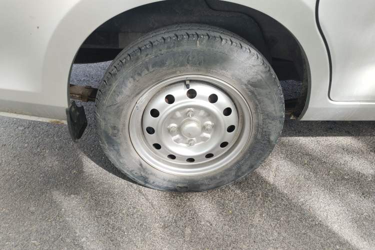 Used Wuling Rongguang V 2016 1.2L Practical Model Non-Power-Assisted