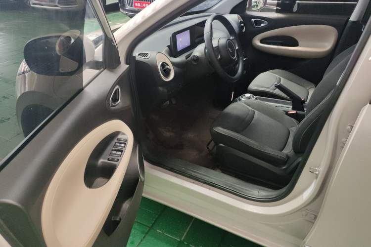 Used Wuling Bingo 2023 333 km Fast-Share Version Driver Seat