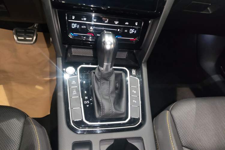 Used Volkswagen FAW-Volkswagen CC 2023 380TSI Striking Edition
