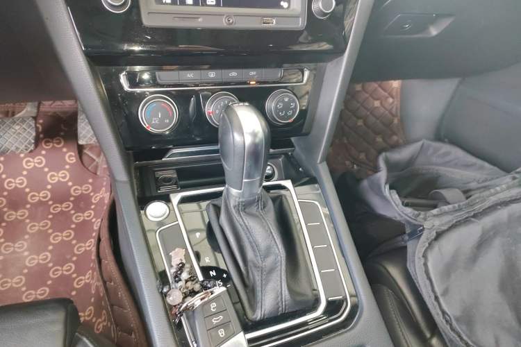 Used Volkswagen Magotan 2017 330TSI DSG Leading Model Gear Lever