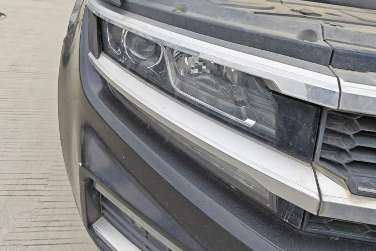 Used Zotye Domy X7 2017 1.8T Manual Luxury Model
