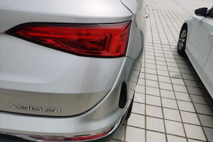 Used JETOUR X90 2019 1.5T Automatic Smart Enjoyment 6-Seater Emission Standard China V Exterior 3