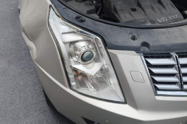 Used Cadillac SRX 2013 3.0L Luxury Model Right Front Headlight