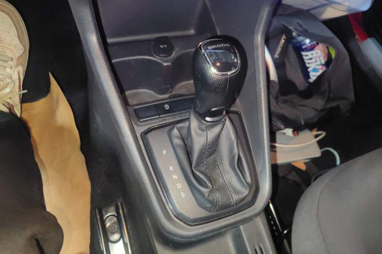 Used Skoda Rapid Spaceback 2020 1.5L Automatic Standard Edition Gear Lever