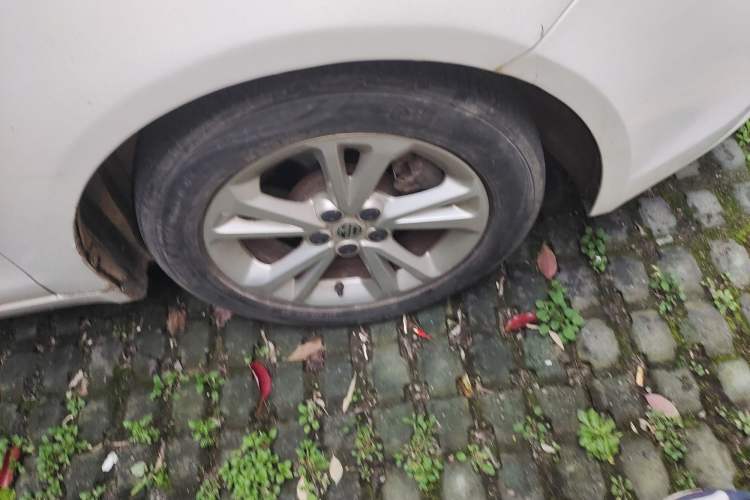 Used MG GT 2015 1.5T Automatic Luxury Edition Right Front Wheel Hub