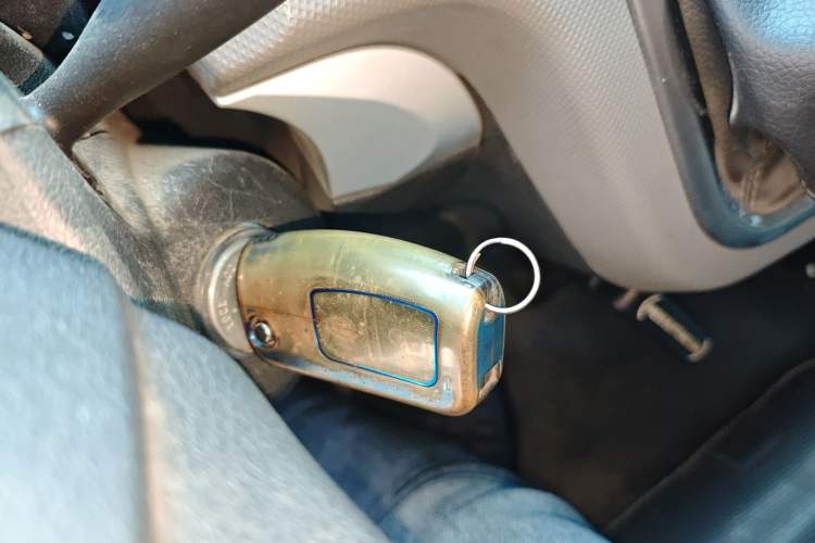 Used Foton Scenic G7 2023 2.4L CNG Commercial Version Long Wheelbase High-Roof Van with 5 Seats Vehicle Key