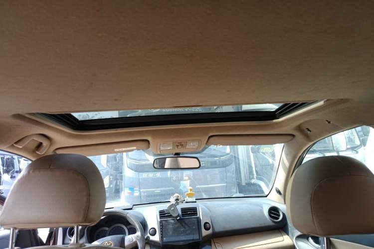 Used Toyota RAV4 2011 2.0L Automatic Luxury Edition
