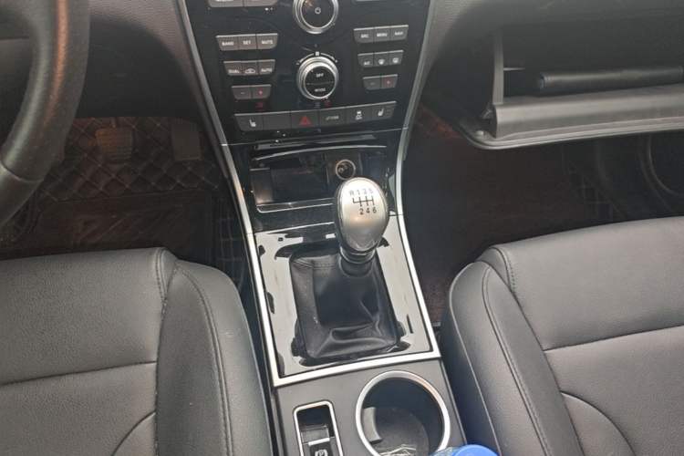 Used Haval H2 2017 Red-Label 1.5T Manual Two-Wheel Drive Luxury Model
