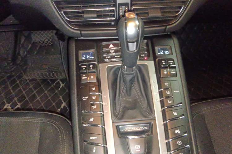 Used Porsche Macan 2021 Macan 2.0T