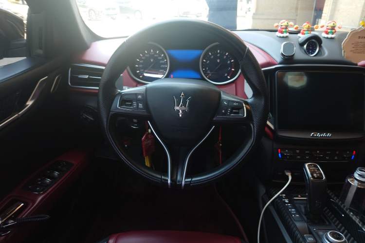 Used Maserati Ghibli 2019 3.0T Diamond Black Global Limited Edition China VI Standard Steering Wheel