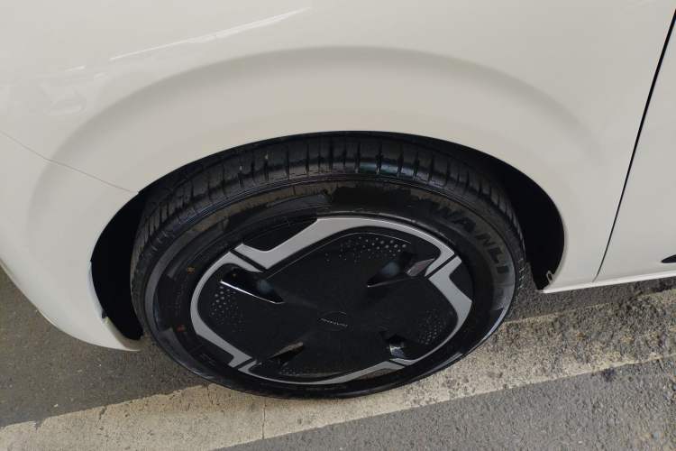 Used Dongfeng NAMMI 01 2024 New Edition 330 Plus Smart+ Exterior 4