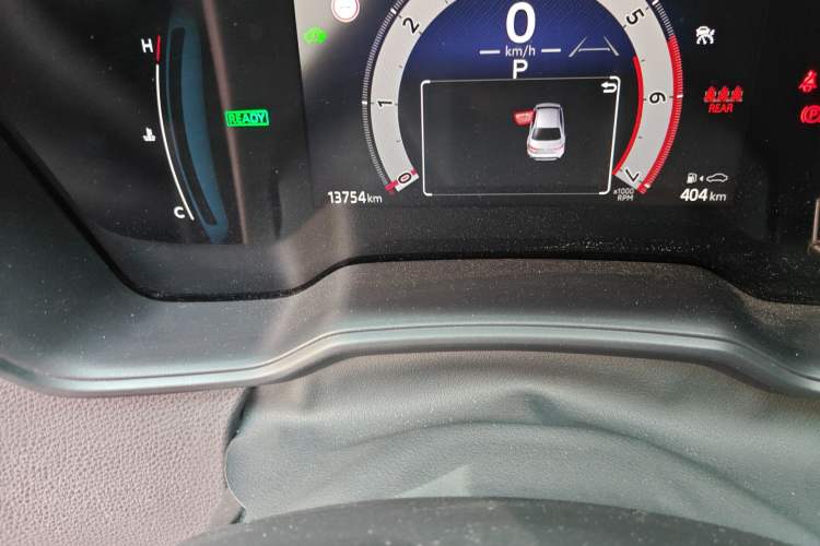 Used Toyota Corolla 2024 1.8L Smart Electric Hybrid Dual-Engine Elite Edition Odometer Close Up