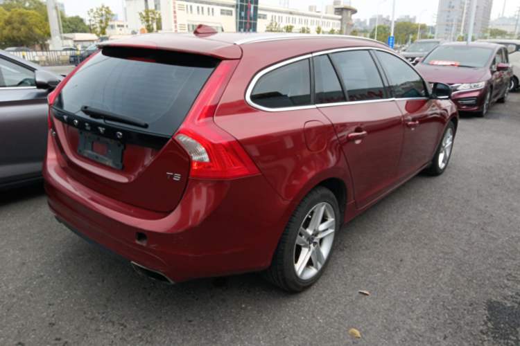 Used Volvo V60 2015 T5 Zhiya Edition
