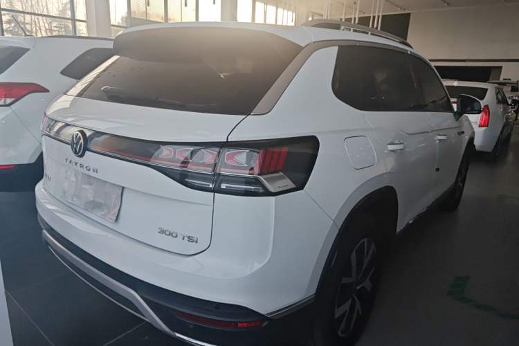 Used Volkswagen Tayron 2023 300TSI Two-Wheel-Drive Luxury Plus Advanced Edition
