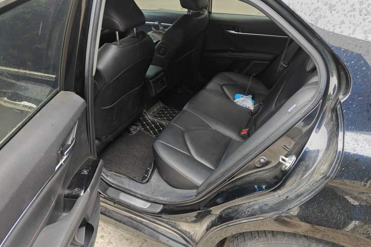 Used Toyota Camry 2019 2.0G Luxury Edition China VI Standard Left Rear Seat