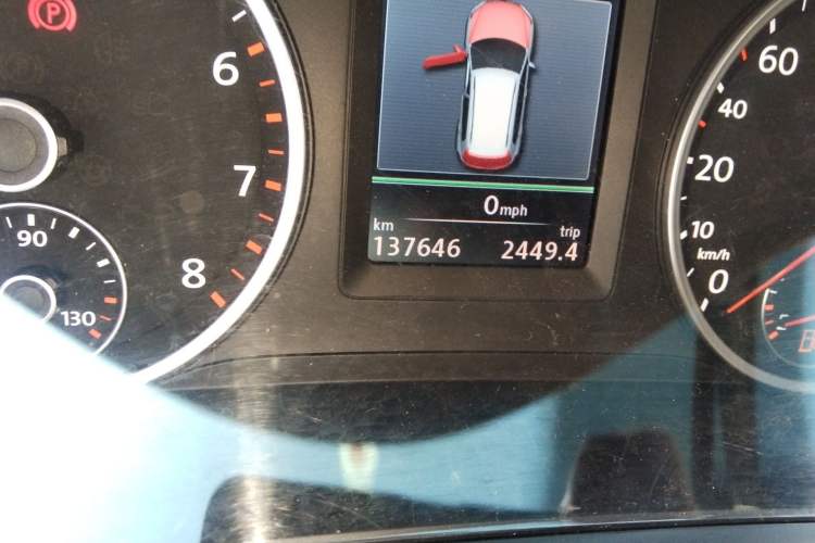 Used Volkswagen Tiguan 2012 2.0 TSI Comfort Edition Odometer Close Up