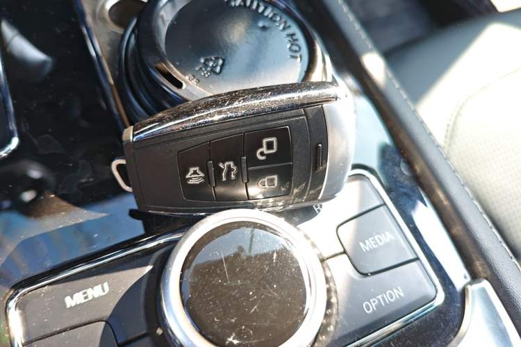 Used BAIC Off-Road BJ40 2018 PLUS 2.3T Automatic Four-Wheel Drive Flagship Version China V Emission Standard Vehicle Key