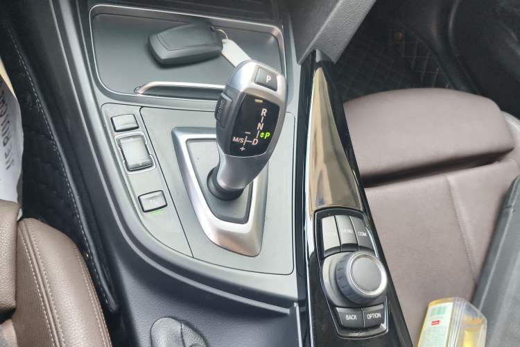 Used BMW 3 Series 2018 320Li Fashion Model Gear Lever