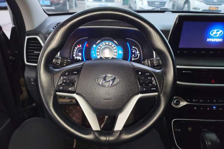 Used Hyundai Tucson 2019 280TGDi Dual-Clutch Two-Wheel Drive Fashion Edition China V Standard
