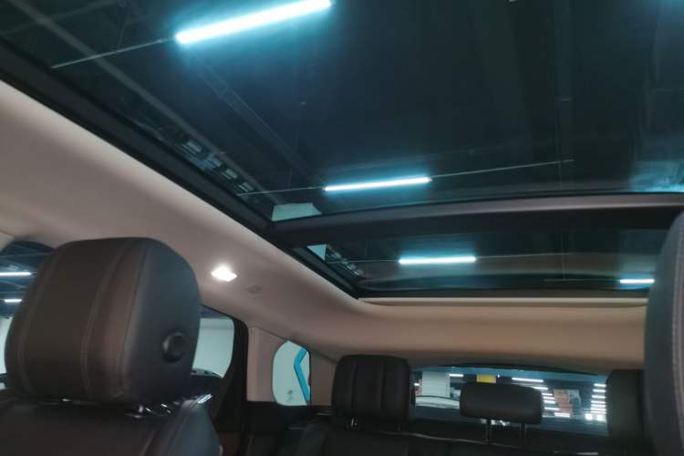 Used Land Rover Range Rover Evoque 2023 Aurora L 249 PS Luxury Edition
