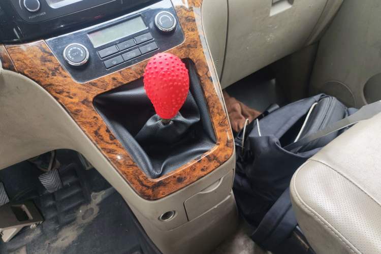 Used GAC Gonow Starry 2013 1.5L Seven-Seater Supreme Model Gear Lever