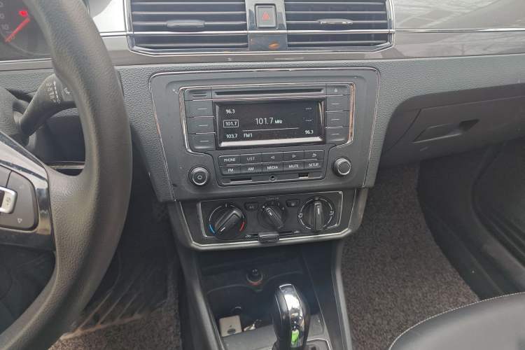 Used Volkswagen Santana 2016 1.6L Automatic Comfort Edition
