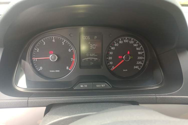 Used Volkswagen Lavida 2013 Revised Classic 1.6L Automatic Fashion Edition