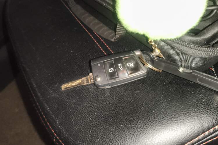 Used Volkswagen Golf 2014 1.6L Automatic Comfort Model Vehicle Key