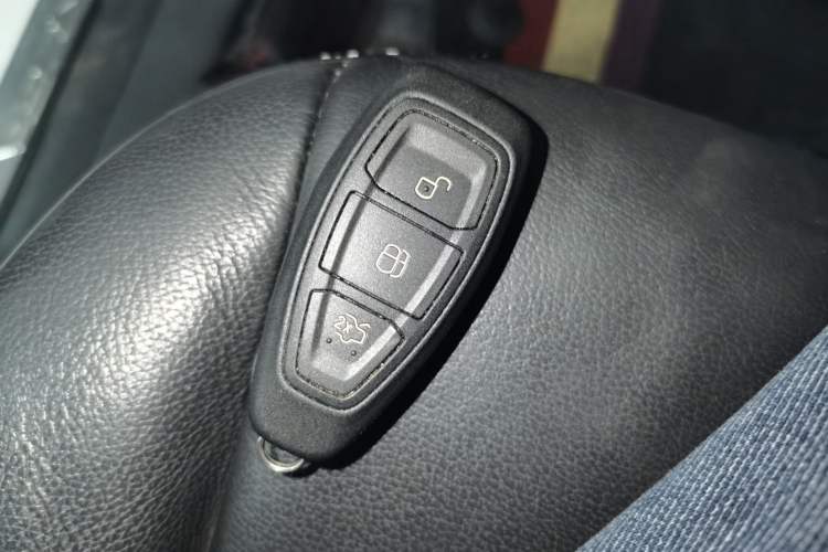 Used Ford Kuga 2015 2.0L GTDi Four-Wheel Drive Prestige Model Interior 1