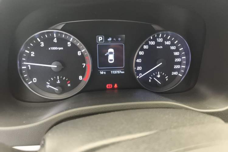 Used Hyundai Elantra (6th Generation / Lingdong) 2016 1.6L Automatic ZhiXuan – Elite Version Odometer Close Up