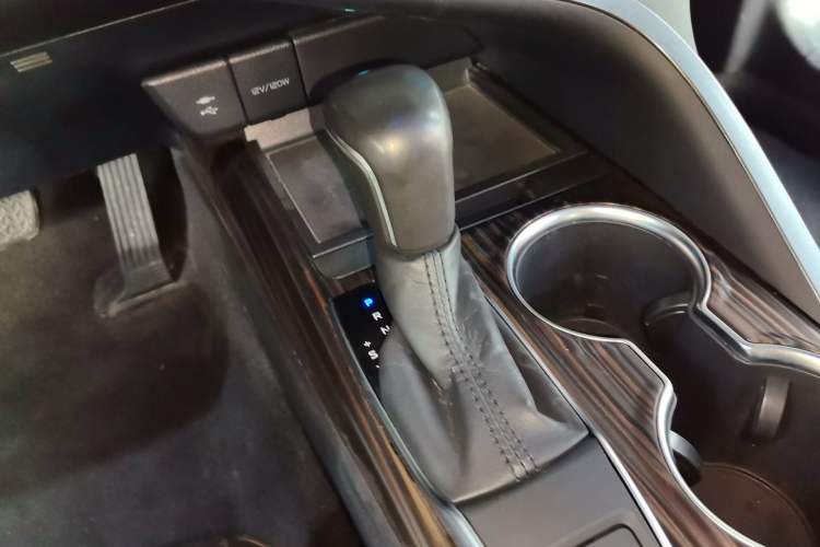 Used Toyota Camry 2018 2.0G Luxury Edition