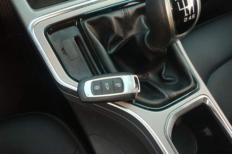 Used Geely Auto Emgrand GL 2018 1.8L Manual Elite Smart Connectivity Version
