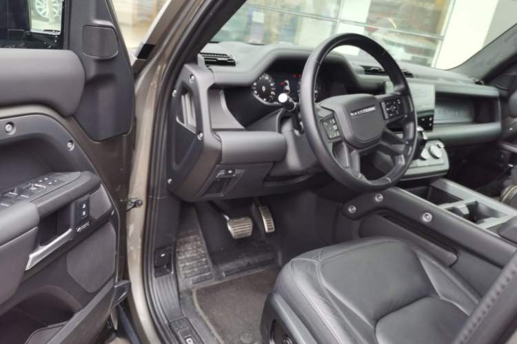 Used Land Rover Defender 2025 110 3.0T P400 X Driver Seat