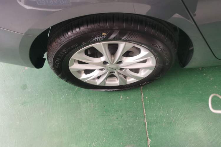 Used Roewe i5 2023 1.5L Manual Comfort Edition Right Rear Wheel Hub
