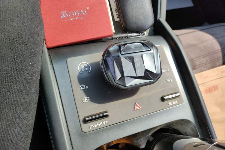 Used BYD Qin L 2024 DM-i 120KM Leading Model Gear Lever