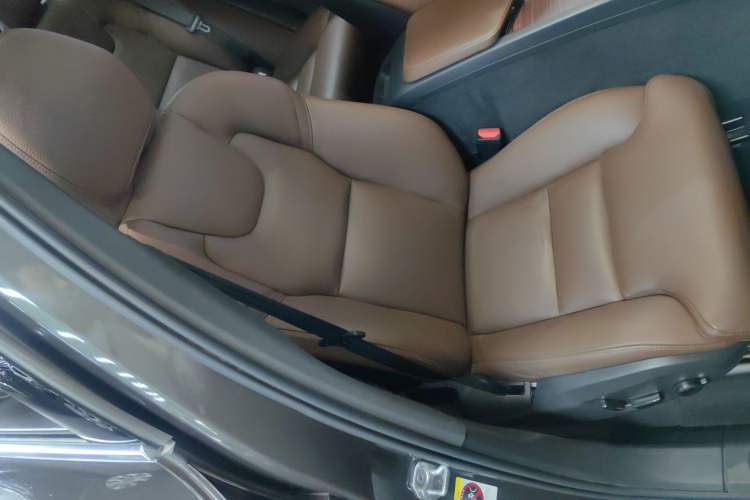 Used Volvo XC60 2022 B5 4x4 Smart Luxury Edition
