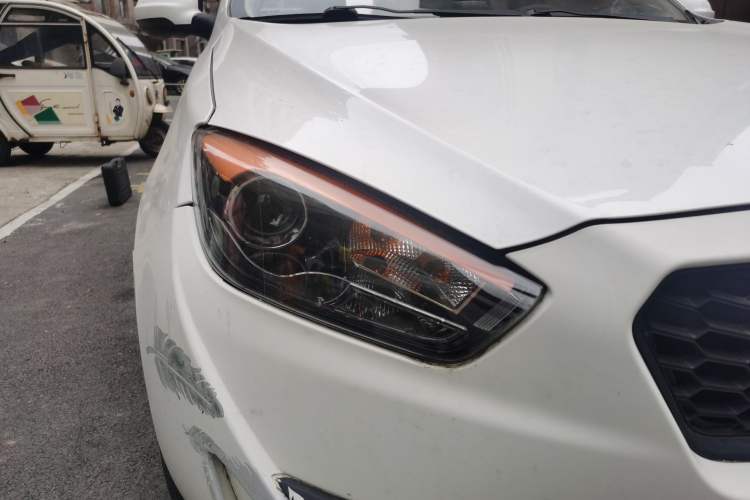 Used Oley 2014 Hatchback 1.5L Manual Comfort Model Right Front Headlight
