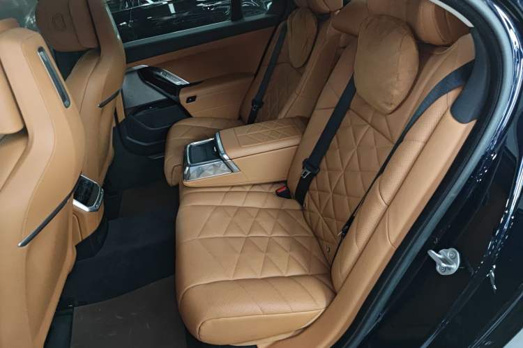 Used BMW 7 Series 2023 735Li M Sport Package