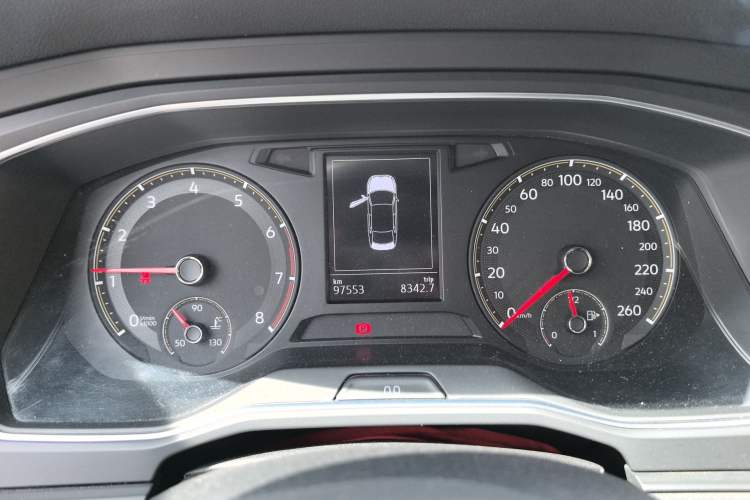 Used Volkswagen Sagitar 2019 200TSI Manual Fashion Edition China VI Instrument Cluster