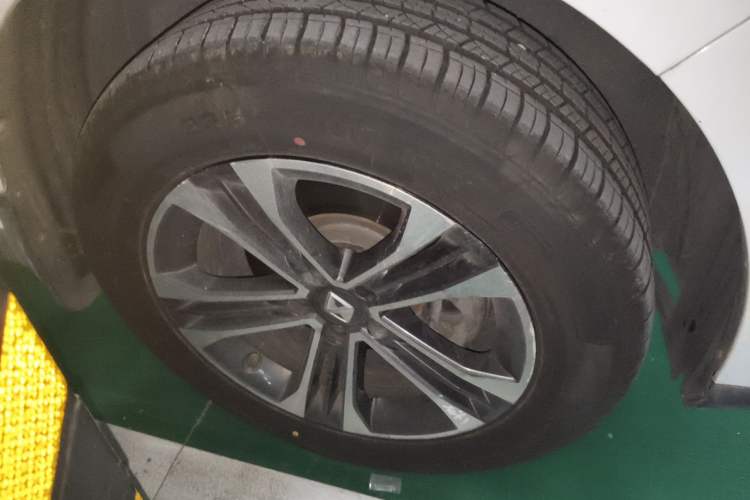 Used BORGWARD BX7 2016 28T Four-Wheel Drive Flagship Version 5 Seats Right Front Wheel Hub