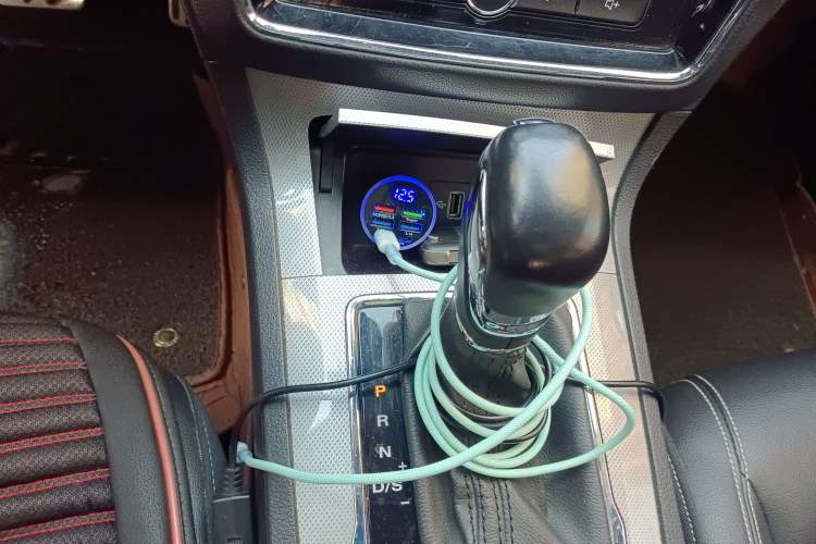 Used Roewe RX5 2016 30T Two-Wheel Drive Automatic Internet Smart Edition
