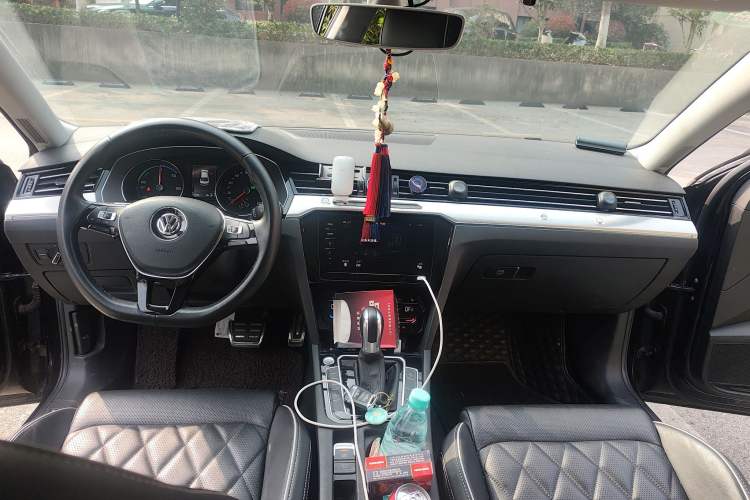 Used Volkswagen Magotan GTE Plug-in Hybrid 2020 GTE Luxury Model Center Console