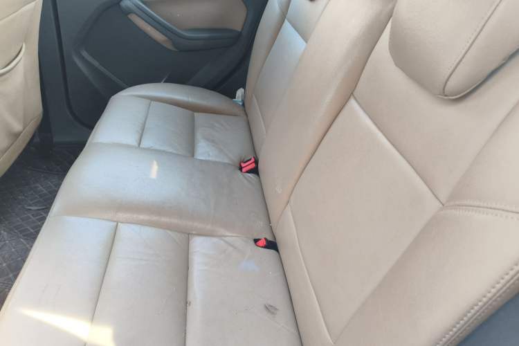 Used Ford Focus 2013 Hatchback Classic 1.8L Manual Base Model
