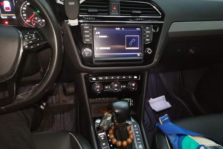 Used Volkswagen Tiguan L 2018 Revised 330TSI Automatic Two-Wheel Drive Flagship Edition Audio And AC Panel