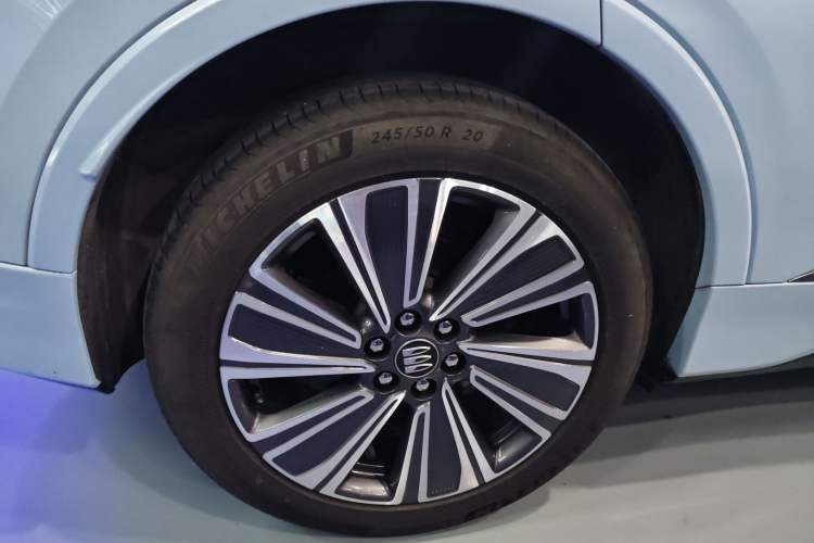 Used Buick E5 2023 Zhenxiang Standard Range Edition Right Rear Wheel Hub