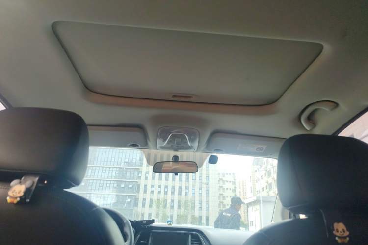 Used GAC Trumpchi GS4 2017 235T G-DCT Two-Wheel Drive Luxury Edition Headliner