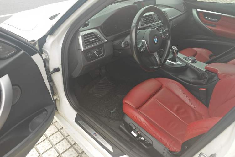 Used BMW 3 Series 2018 330i M Sport Night Edition Driver Seat