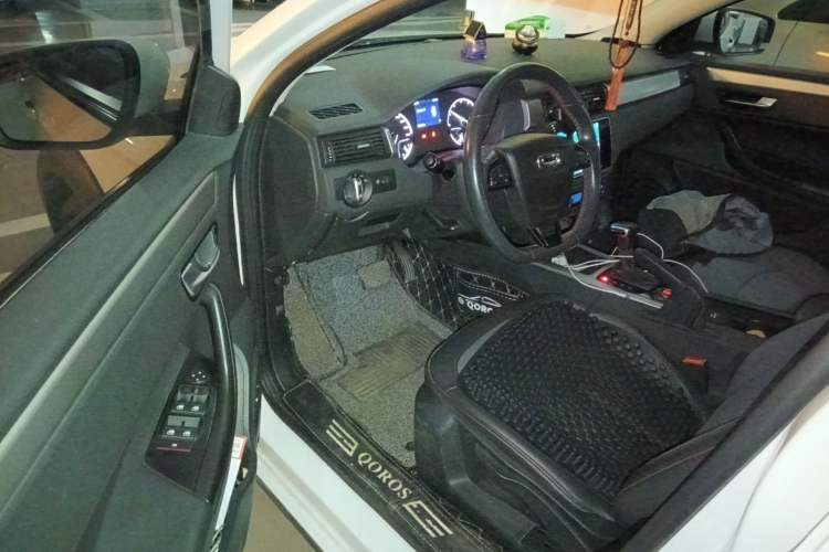 Used Qoros 3 2015 Hatchback 1.6T Automatic Cool Edition
