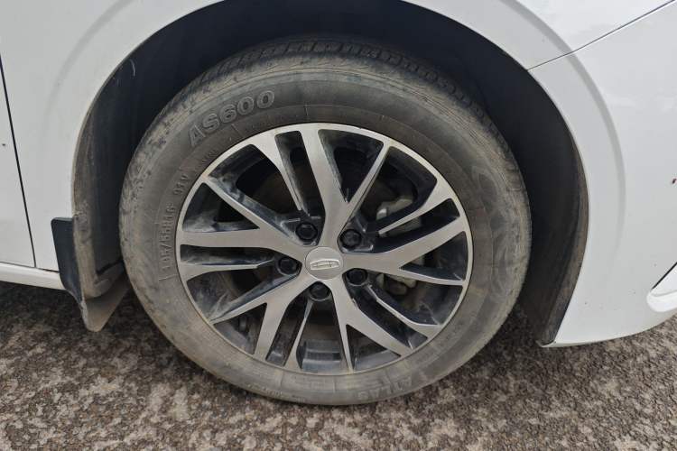 Used Geely Auto Emgrand 2025 4th Generation 1.5L Manual – Dragon Edition
